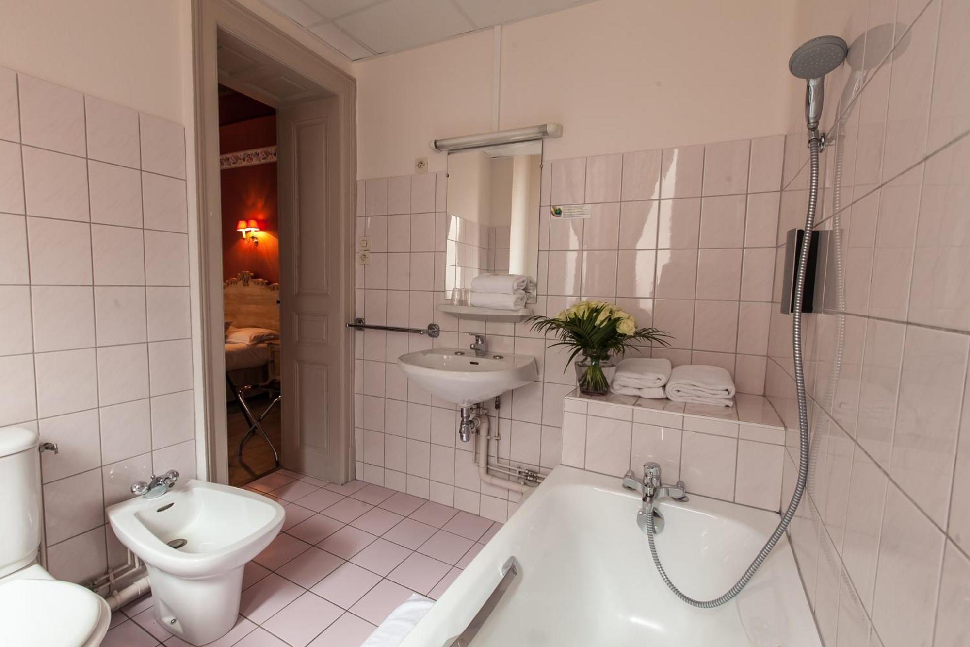 Brit Hotel Bristol Montbeliard Centre מראה חיצוני תמונה