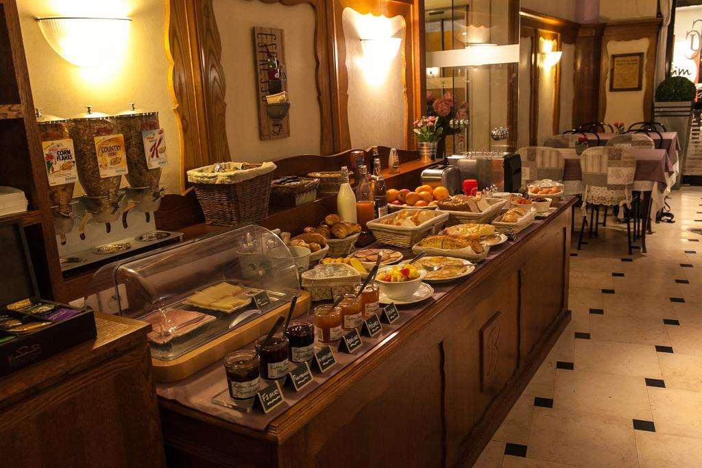 Brit Hotel Bristol Montbeliard Centre מסעדה תמונה